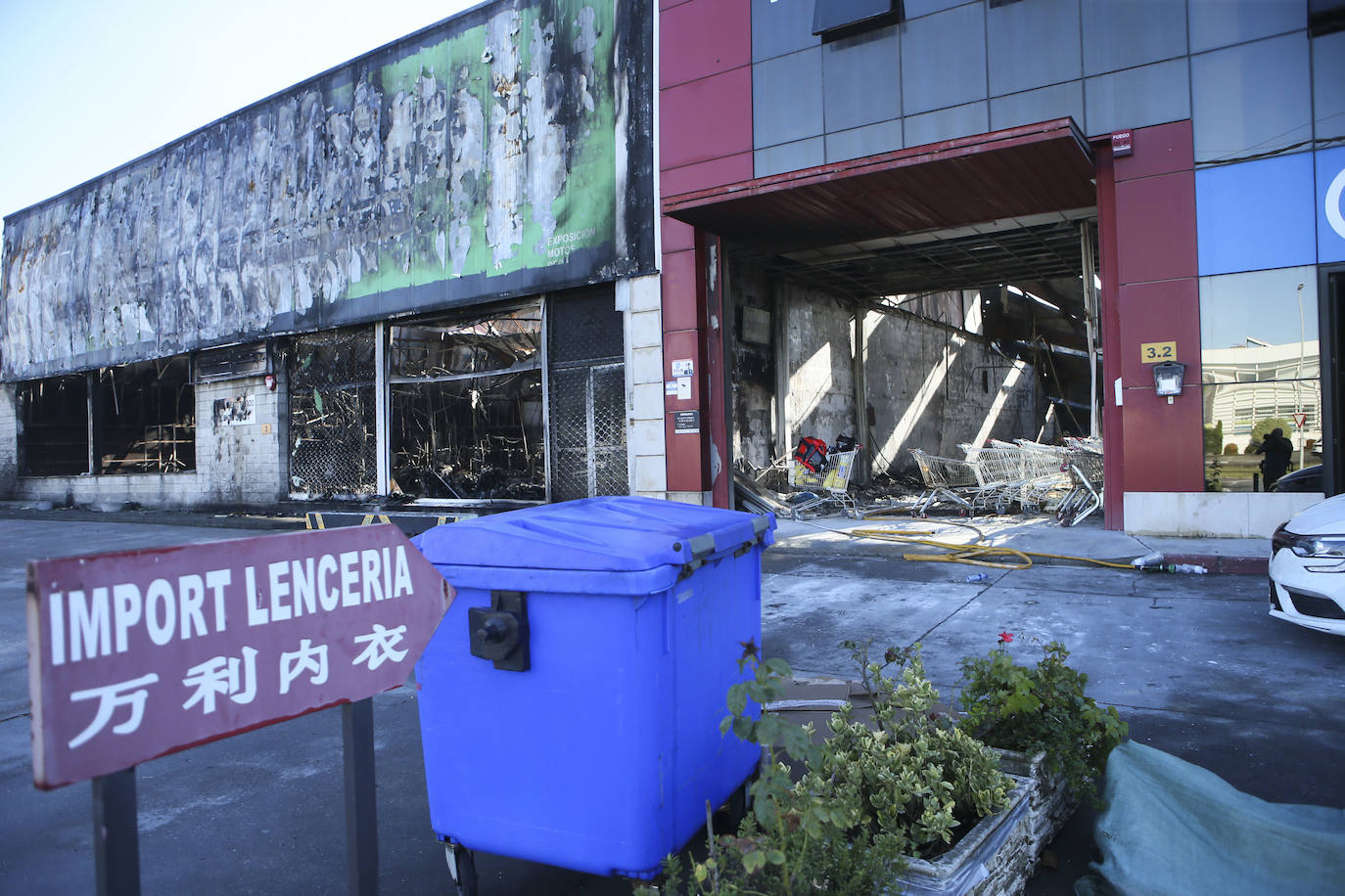 Fotos: El Día Después Del Gran Incendio En El Polígono De Silvota | El ...